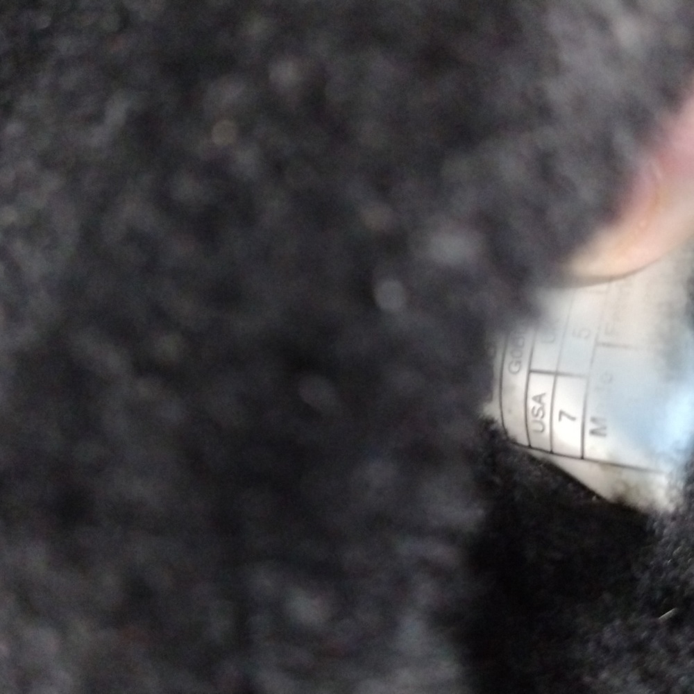 Ugg Iconic Black Shearling Slides. Size 7 - image 6